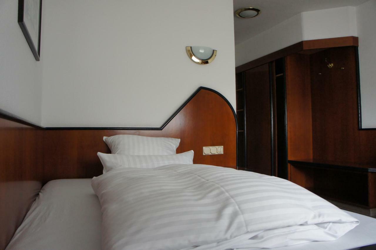 Hotel Haus Hubertus Elsdorf Kültér fotó
